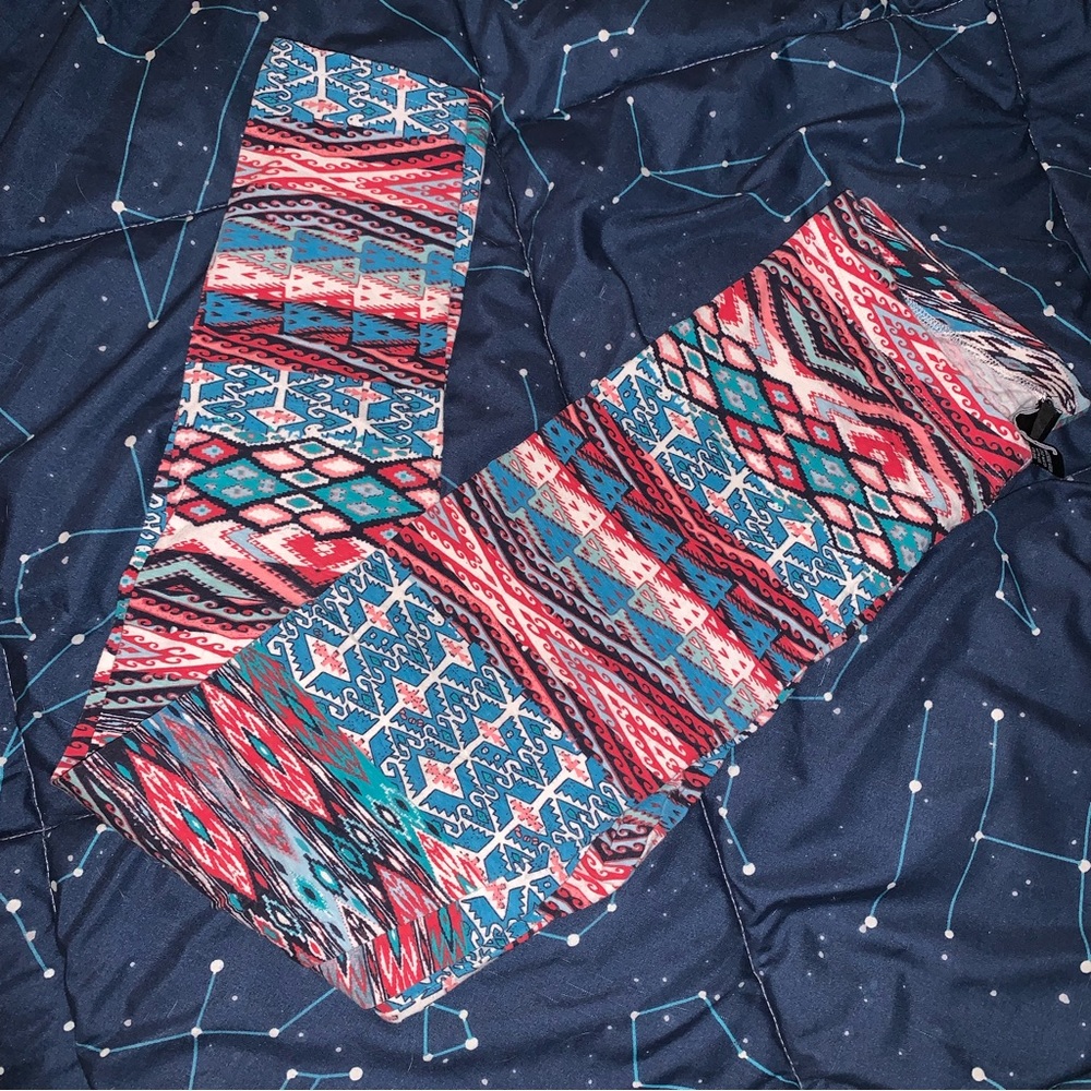 ❌DONATED❌—Aztec/Tribal Print Leggings